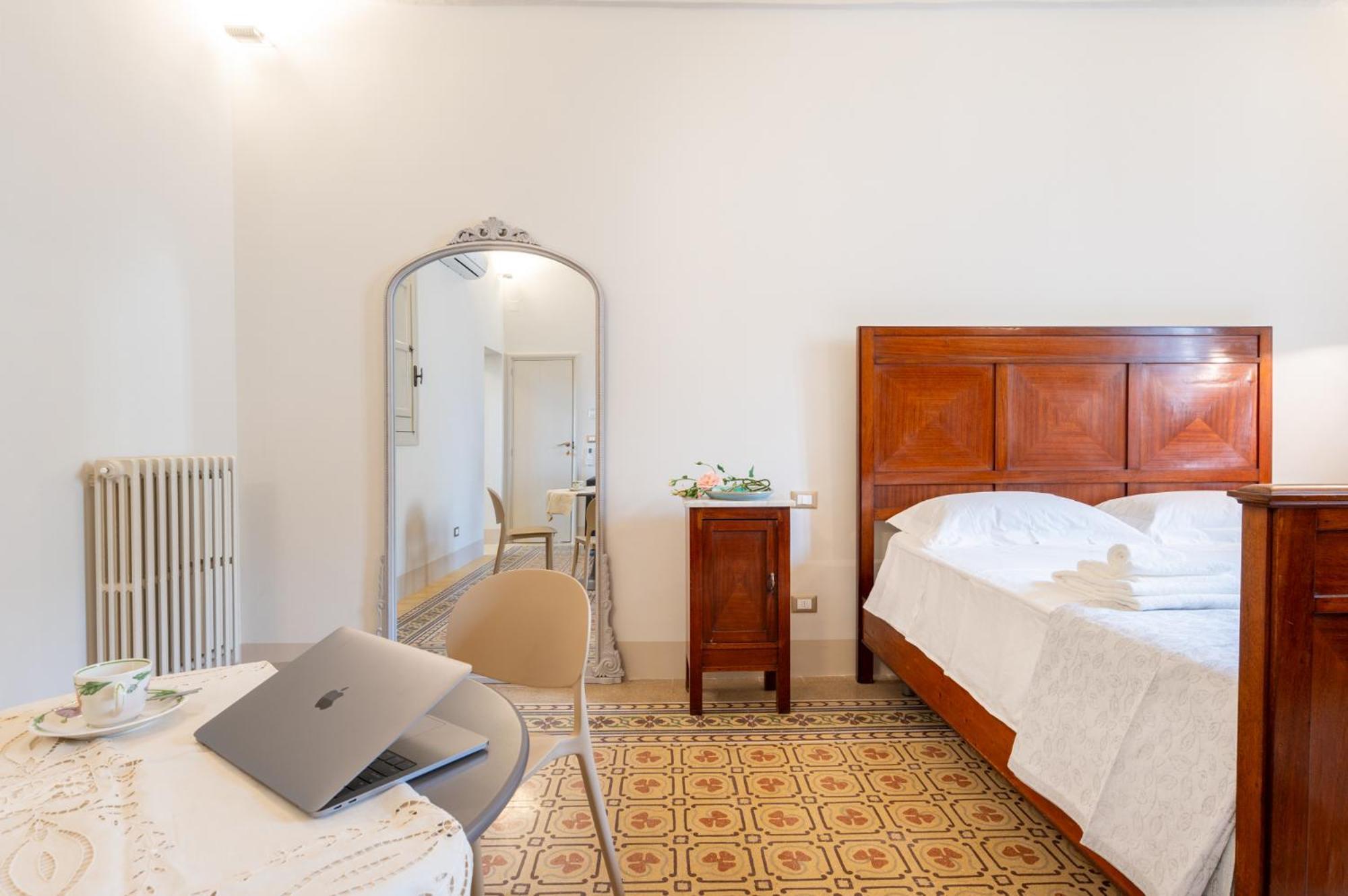 Donna Zaira Rooms&Suites Maglie Bagian luar foto